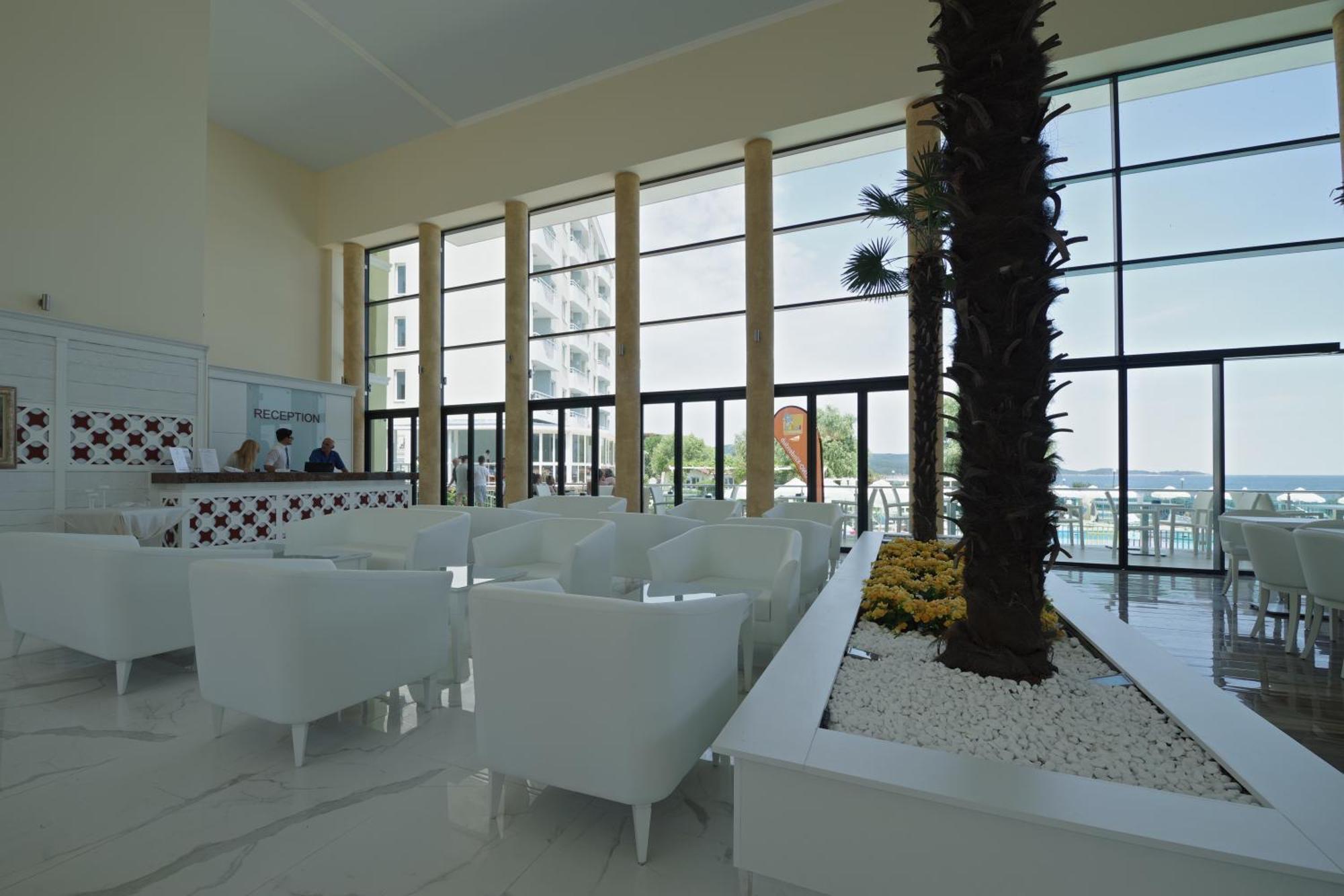 Hotel Perla Beach Club Primorsko Eksteriør bilde